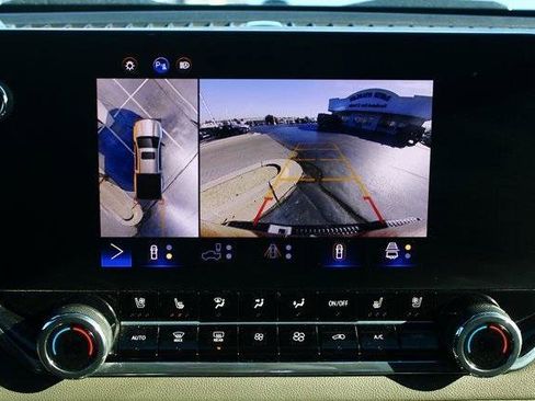 Used 2024 Chevrolet Colorado ZR2 w/ ZR2 Convenience Package III image 18