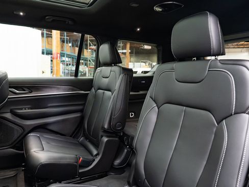 New 2025 Jeep Grand Cherokee L Limited w/ Trailer Tow Package image 28