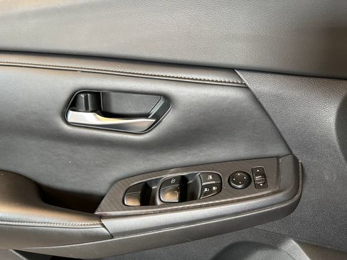 Used 2020 Nissan Sentra SV w/ Electronics Package FWD image 19
