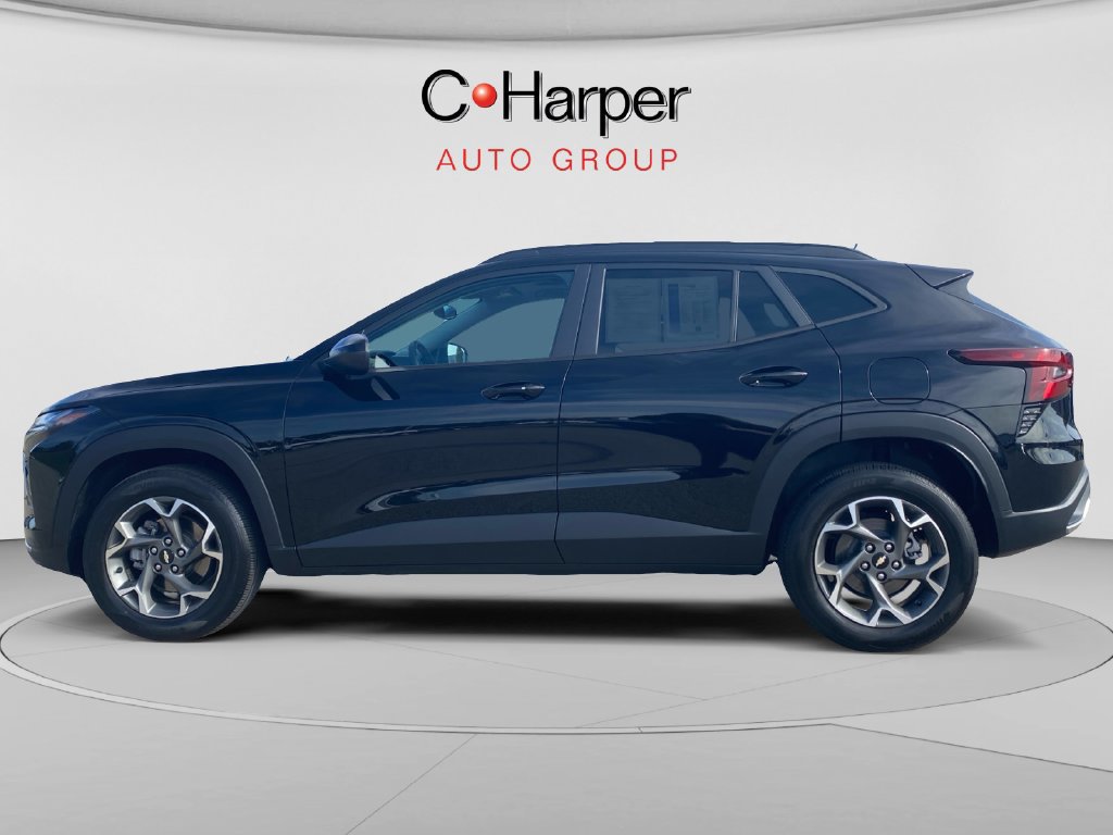 Used 2024 Chevrolet Trax LT w/ Sunroof Package FWD image 6