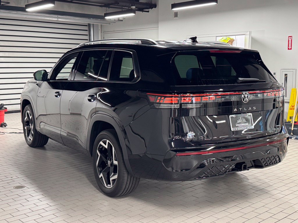 New 2027 Volkswagen Atlas SEL R-Line AWD/4WD image 4