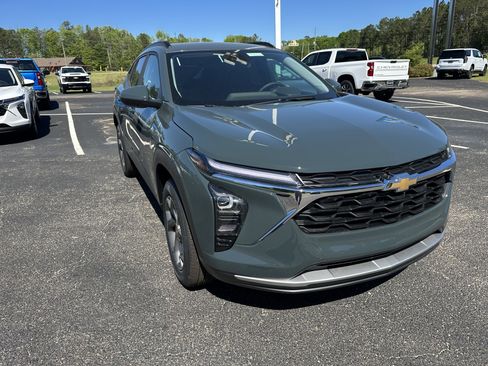 New 2026 Chevrolet Trax LT image 4