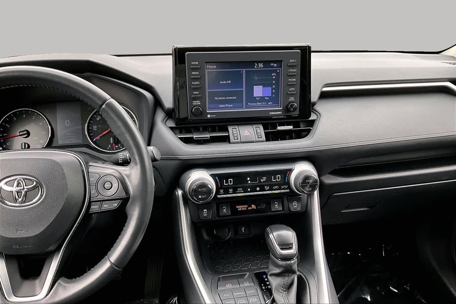 Used 2020 Toyota RAV4 XLE Premium AWD/4WD image 7