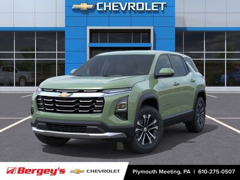 New 2026 Chevrolet Equinox LT w/ Convenience Package II FWD image 8