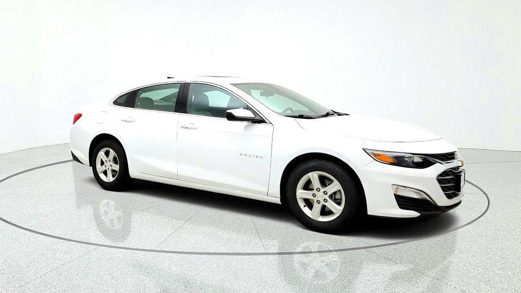 Used 2022 Chevrolet Malibu LS w/ Driver Confidence Package FWD image 3