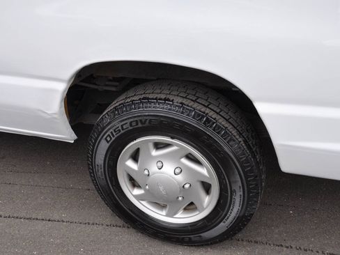 Used 2014 Ford E-250 and Econoline 250 Extended w/ Power Group RWD image 15