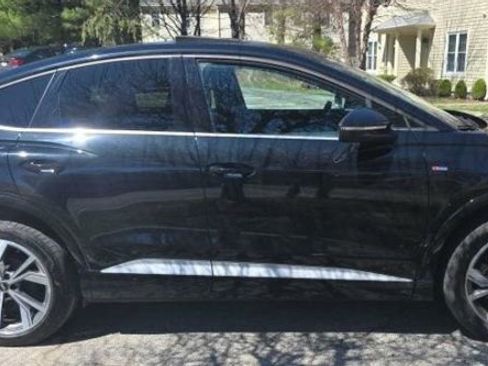 Used 2023 Audi Q4 e-tron Prestige AWD/4WD image 2