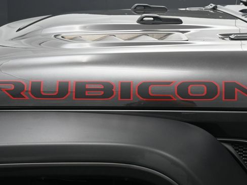 Used 2023 Jeep Gladiator Rubicon AWD/4WD image 13