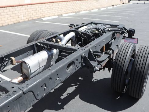 Used 2023 Ford F550 2WD Crew Cab Super Duty image 9