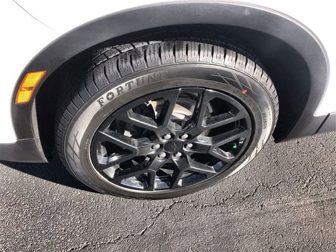 Used 2023 Chevrolet Blazer LT image 10