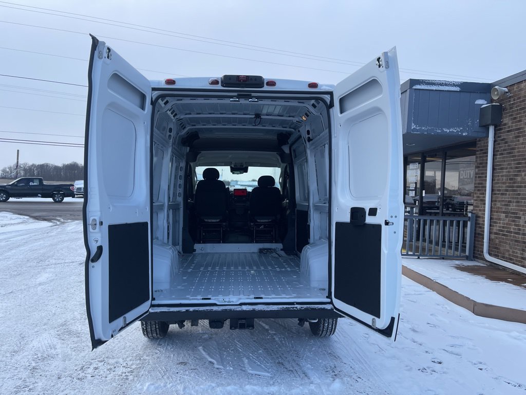 New 2025 RAM ProMaster 2500 w/ Premium Convenience Group FWD image 6