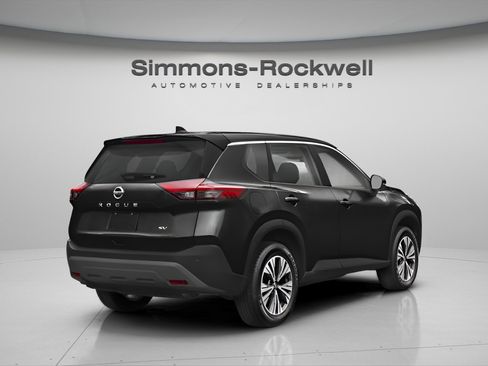 Used 2023 Nissan Rogue SV w/ SV Premium Package image 2