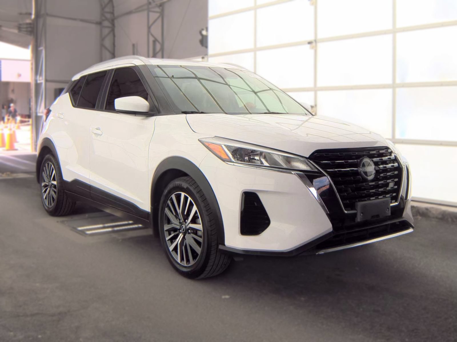Used 2022 Nissan Kicks SV FWD image 4