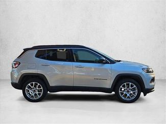 Used 2025 Jeep Compass Limited AWD/4WD video 4