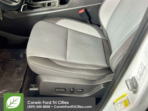 Used 2018 Ford Escape SE image 22