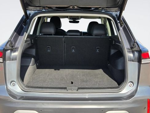 Used 2026 Volkswagen Tiguan SE FWD image 11