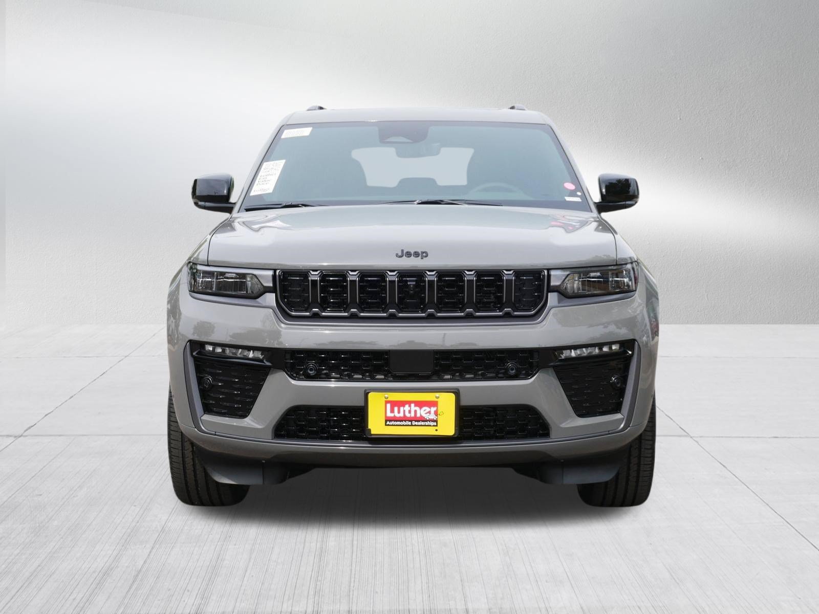 New 2027 Jeep Grand Cherokee Limited AWD/4WD image 2