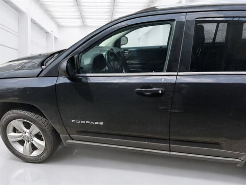 Used 2012 Jeep Compass Sport AWD/4WD image 21