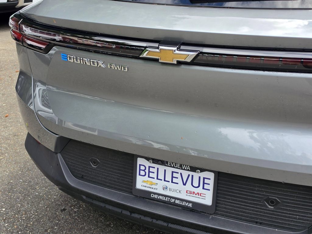 New 2026 Chevrolet Equinox EV LT AWD/4WD image 13