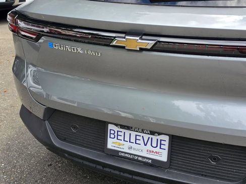New 2026 Chevrolet Equinox EV LT AWD/4WD image 13