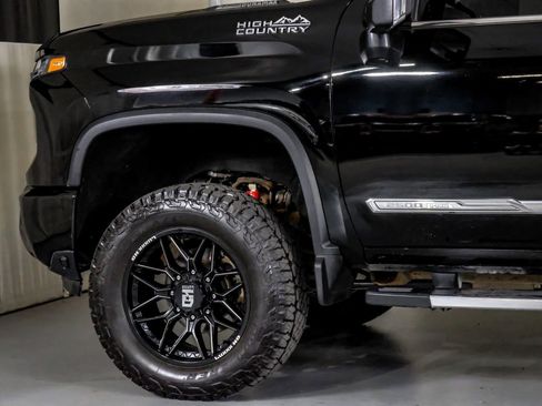 Used 2024 Chevrolet Silverado 2500 High Country w/ High Country Premium Package image 13