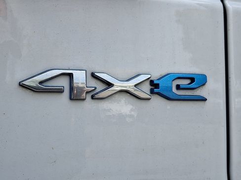 Used 2024 Jeep Wrangler Unlimited Sahara w/ Safety Group image 22