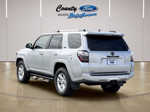 Used 2022 Toyota 4Runner SR5 Premium w/ Moonroof Package image 25