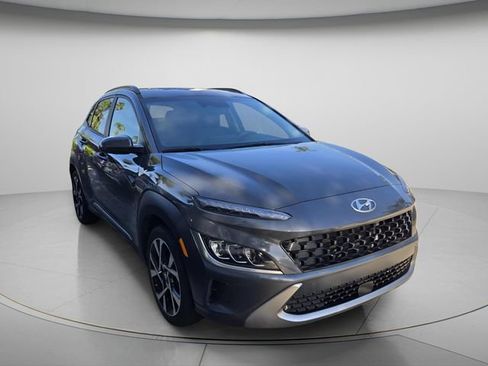 Used 2023 Hyundai Kona Limited w/ Cargo Package FWD image 4