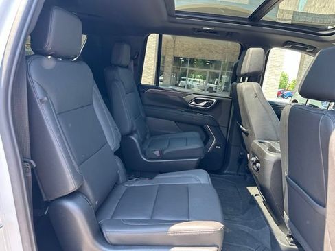 Used 2023 Chevrolet Suburban Z71 w/ Luxury Package AWD/4WD image 33