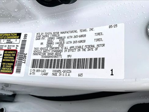 Used 2025 Toyota Sequoia Platinum image 31