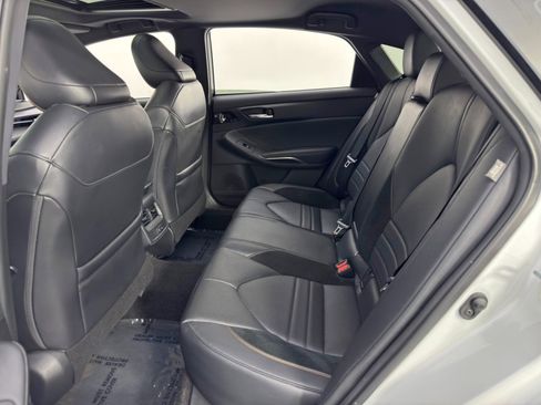 Used 2021 Toyota Avalon XSE image 39