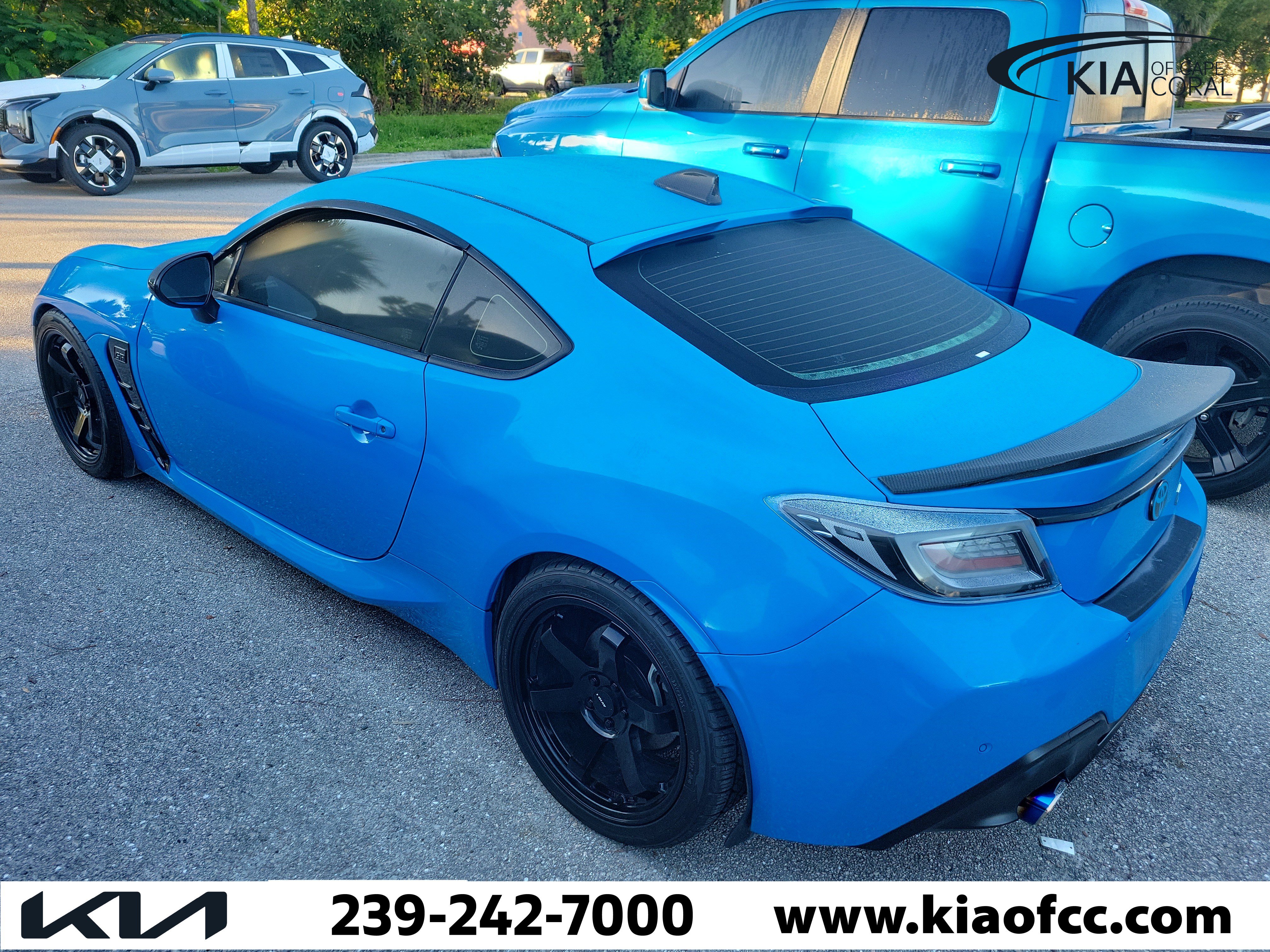 Used 2023 Toyota GR86 w/ ALL Weather Mat Package (TMS) RWD image 5