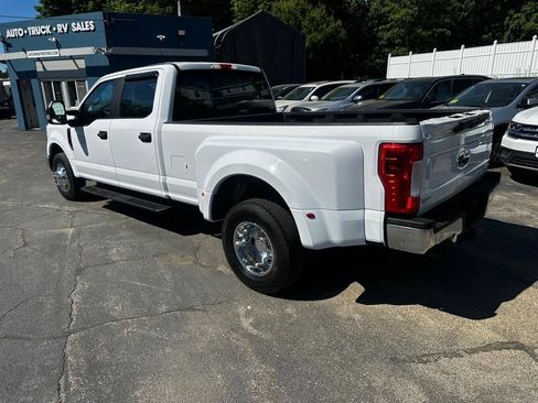 Used 2019 Ford F350 XL w/ Power Equipment Group RWD image 4