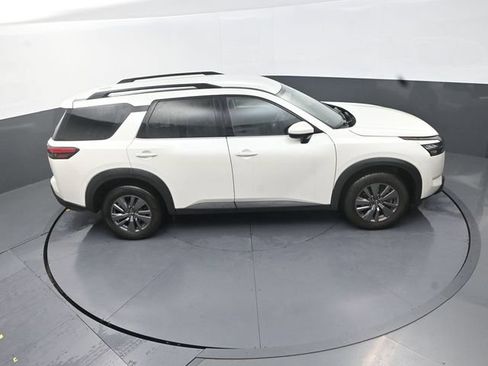 Used 2024 Nissan Pathfinder SV AWD/4WD image 30