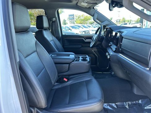 Used 2024 GMC Sierra 1500 SLT image 32