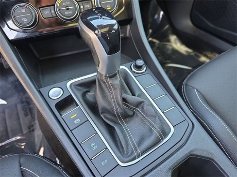 Certified 2024 Volkswagen Jetta SE image 25