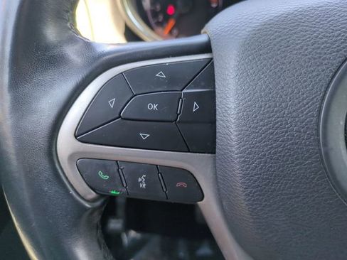 Used 2019 Jeep Grand Cherokee Laredo w/ Laredo X Package RWD image 29