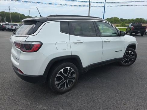 Used 2024 Jeep Compass Limited AWD/4WD image 5