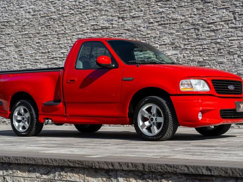 Used 2002 Ford F150 Lightning image 15