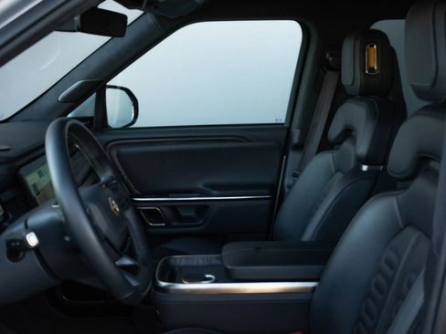 Used 2022 Rivian R1T Launch Edition image 14