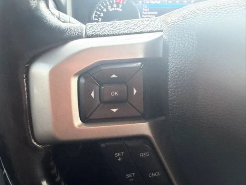 Used 2021 Ford F250 Lariat w/ Lariat Value Package AWD/4WD image 13