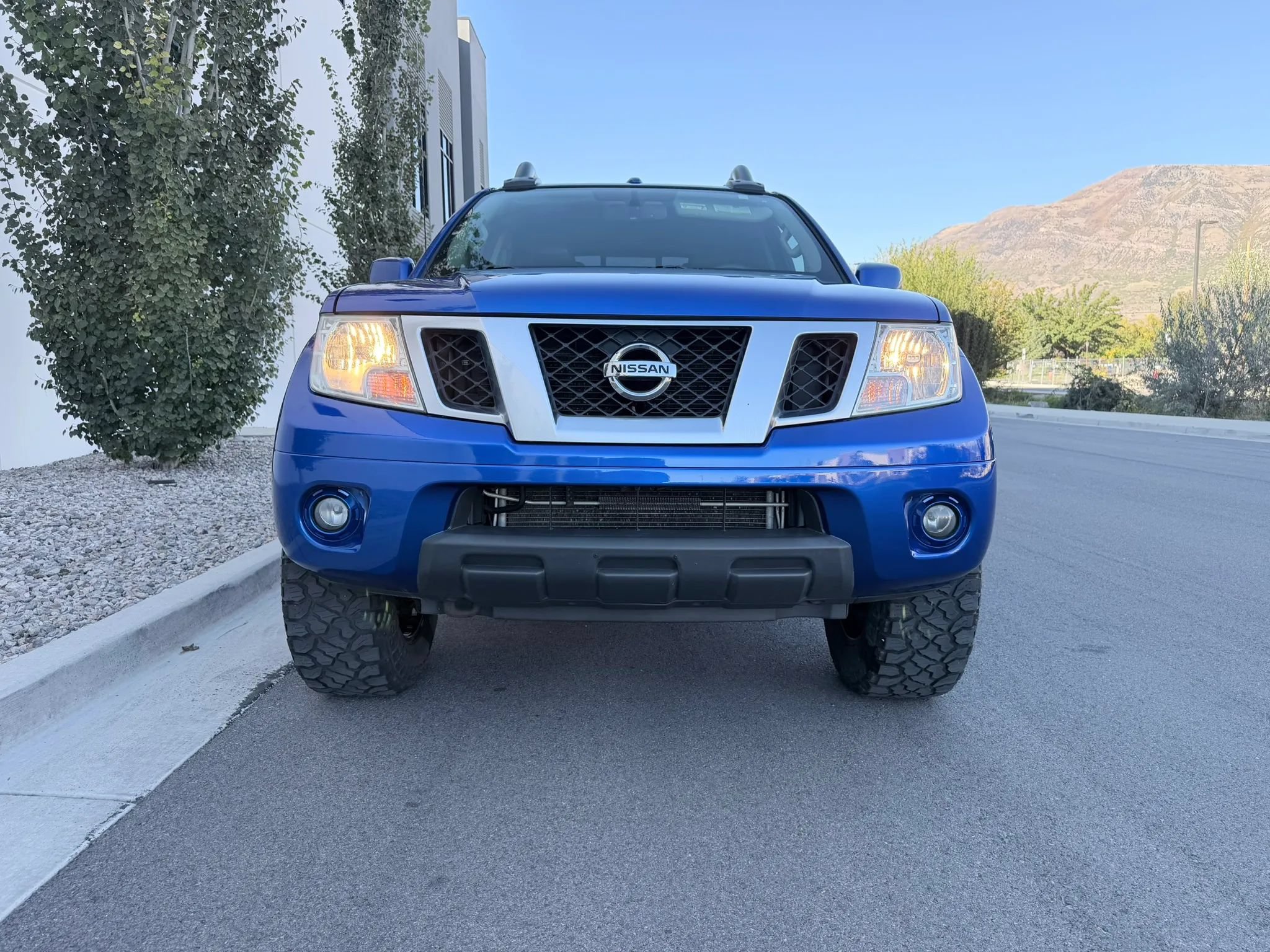 Used 2015 Nissan Frontier PRO-4X w/ Pro-4x Luxury Package AWD/4WD image 13