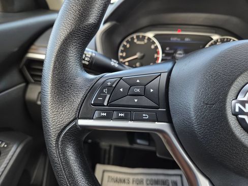 Used 2024 Nissan Altima 2.5 SV FWD image 42