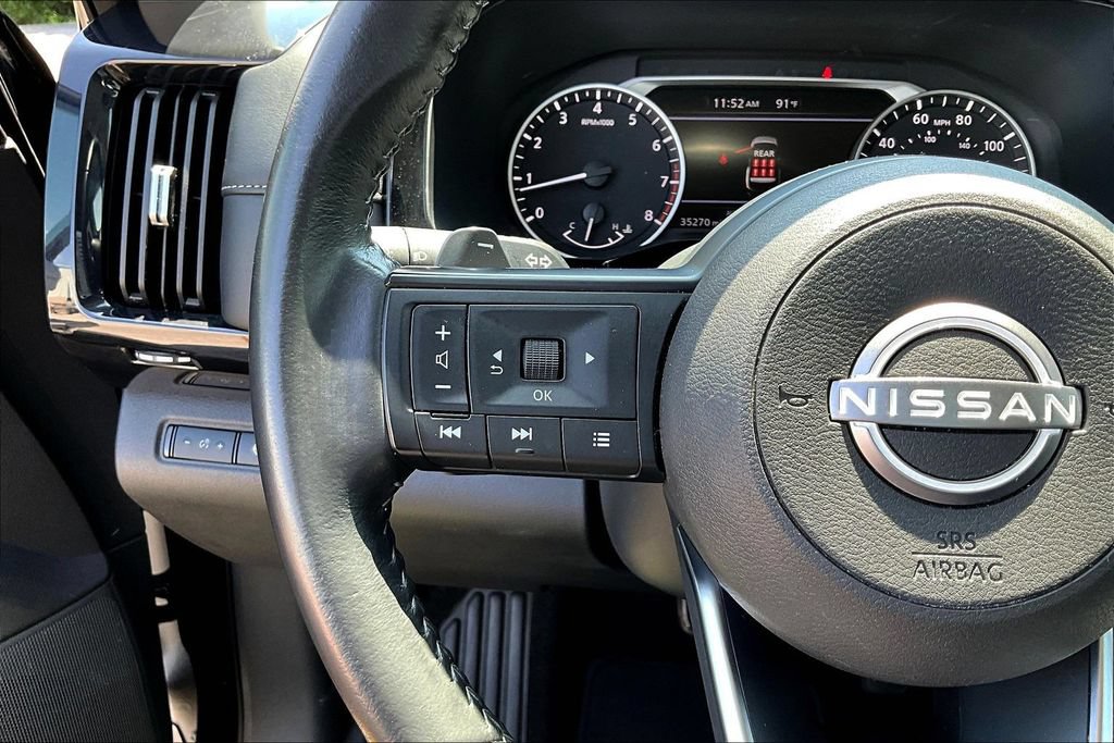 Used 2025 Nissan Pathfinder SV AWD/4WD image 13