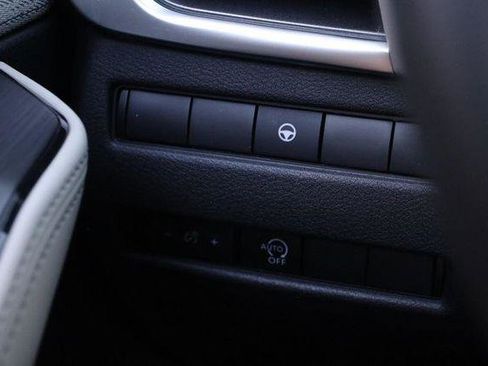 Used 2023 Nissan Rogue SV image 22