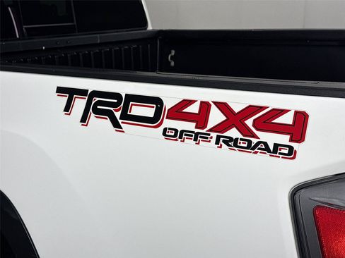 Used 2022 Toyota Tacoma TRD Off-Road AWD/4WD image 14
