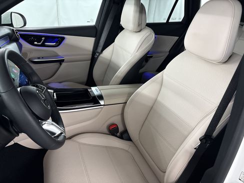 Certified 2025 Mercedes-Benz GLC 350e 4MATIC image 5