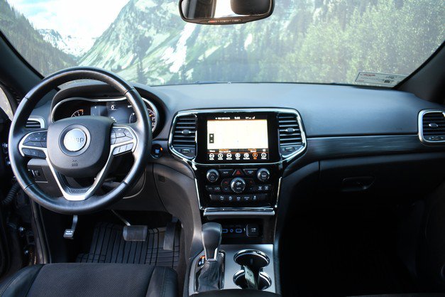 Used 2019 Jeep Grand Cherokee Altitude AWD/4WD image 18