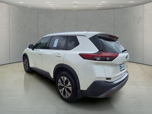 Used 2021 Nissan Rogue SV w/ Premium Package FWD image 3