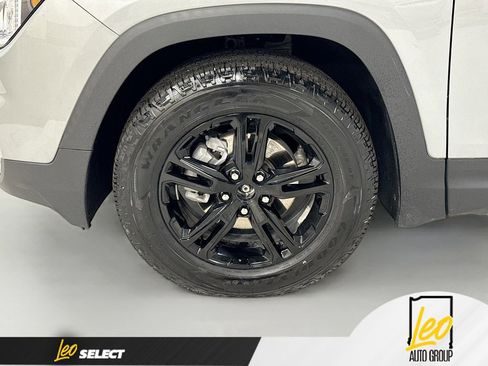 Used 2023 GMC Terrain AT4 AWD/4WD image 31